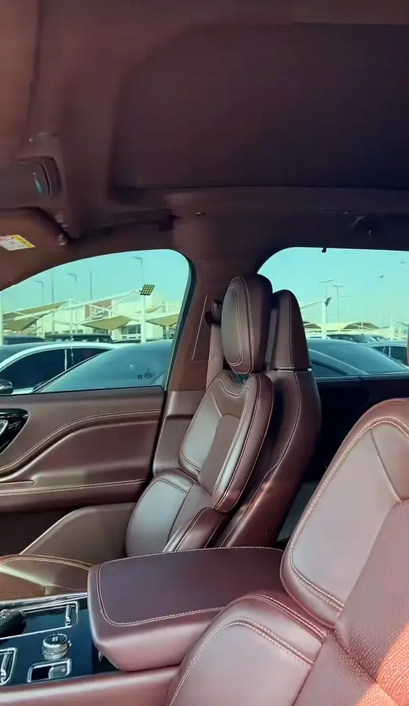 LINCOLN Aviator Presidential 2020 - photo 7 - Import Émirats | International Cars