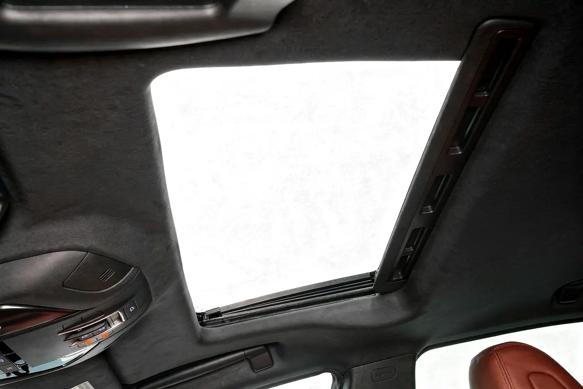 MASERATI Ghibli Modena 2022 - photo 12 - Import Émirats | International Cars