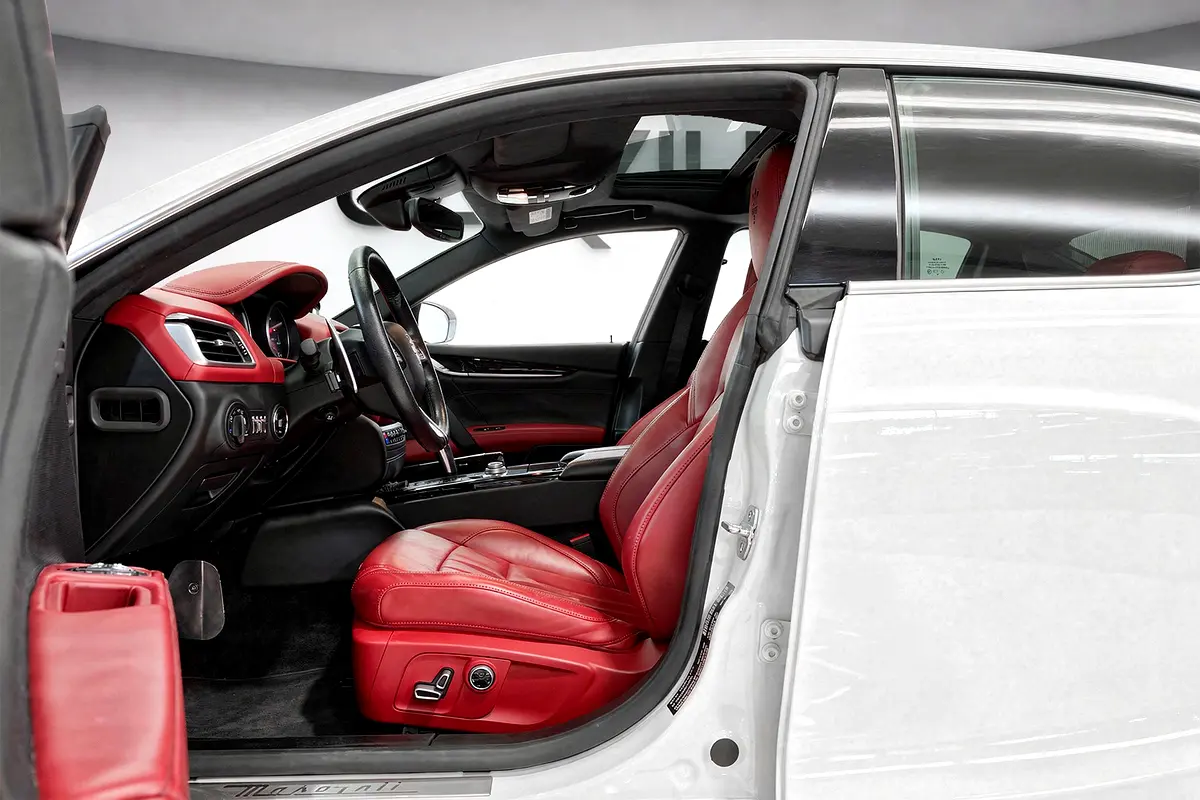 MASERATI Ghibli Modena 2022 - photo 7 - Import Émirats | International Cars