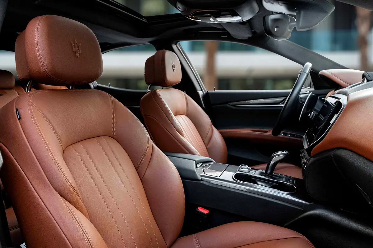 MASERATI Ghibli GT Hybrid 2021 - photo 11 - Import Émirats | International Cars