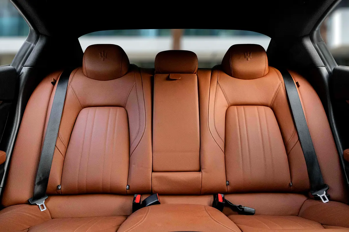 MASERATI Ghibli GT Hybrid 2021 - photo 12 - Import Émirats | International Cars