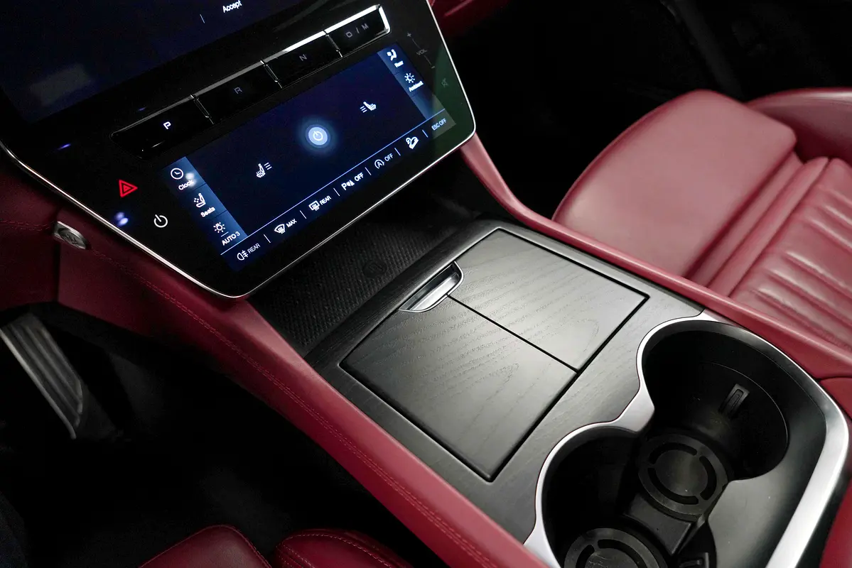 MASERATI Grecale Modena 2023 - photo 10 - Import Émirats | International Cars