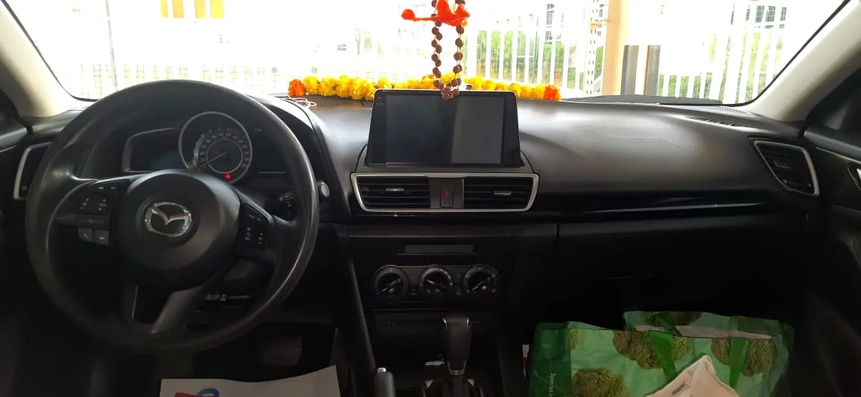 MAZDA 3 Select 2016 - photo 10 - Import Émirats | International Cars