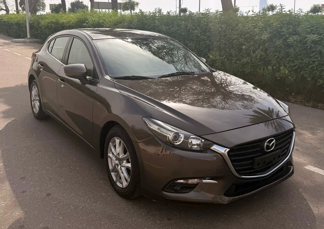 MAZDA 3 S Grade 2019 - photo 2 - Import Émirats | International Cars
