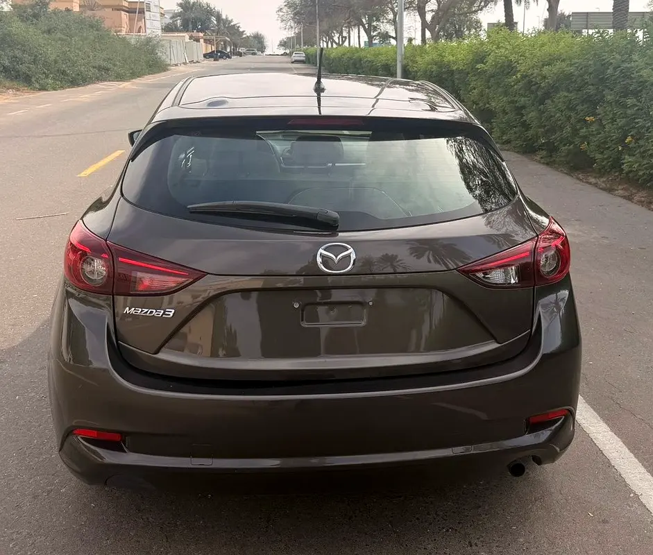 MAZDA 3 S Grade 2019 - photo 6 - Import Émirats | International Cars