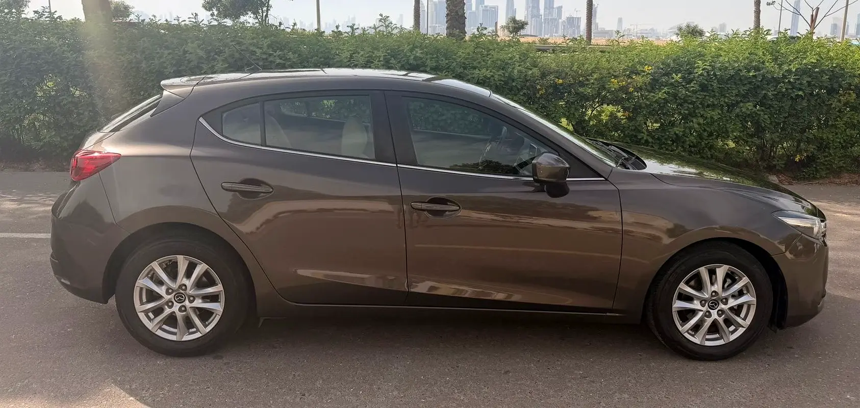 MAZDA 3 S Grade 2019 - photo 7 - Import Émirats | International Cars