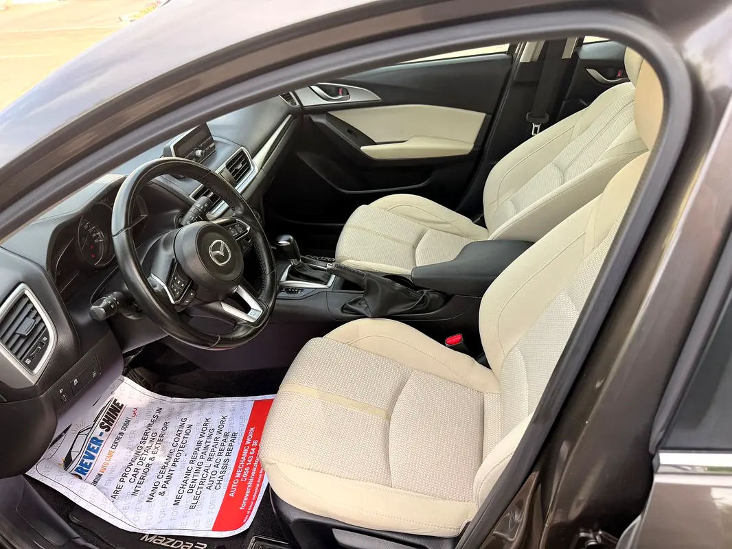 MAZDA 3 S Grade 2019 - photo 8 - Import Émirats | International Cars