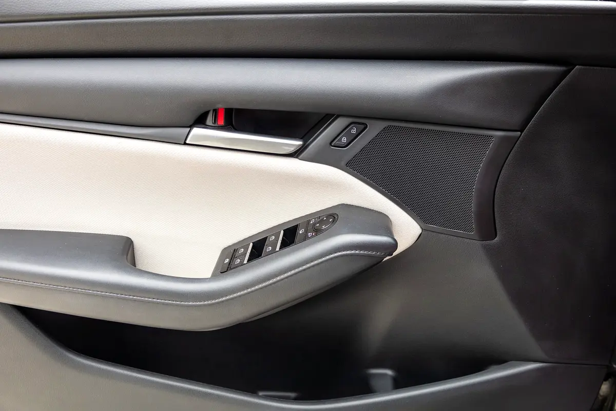 MAZDA 3 Other 2025 - photo 10 - Import Émirats | International Cars