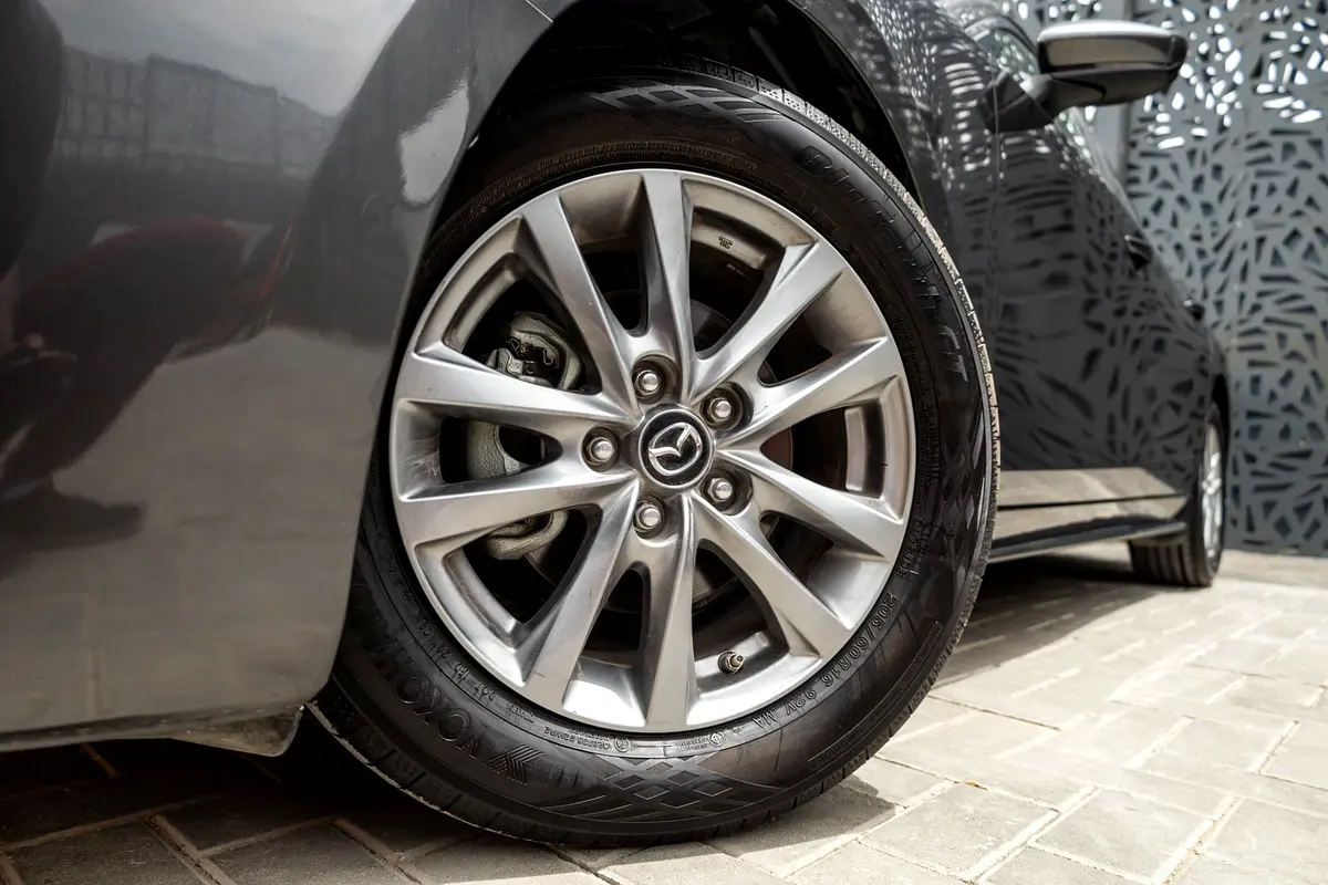 MAZDA 3 Other 2025 - photo 9 - Import Émirats | International Cars