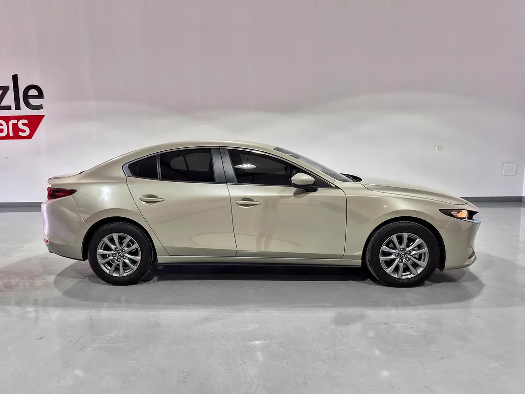 MAZDA 3 Select 2025 - photo 4 - Import Émirats | International Cars