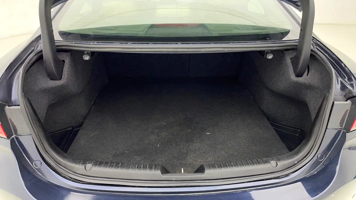 MAZDA 6 S Grade 2023 - photo 11 - Import Émirats | International Cars