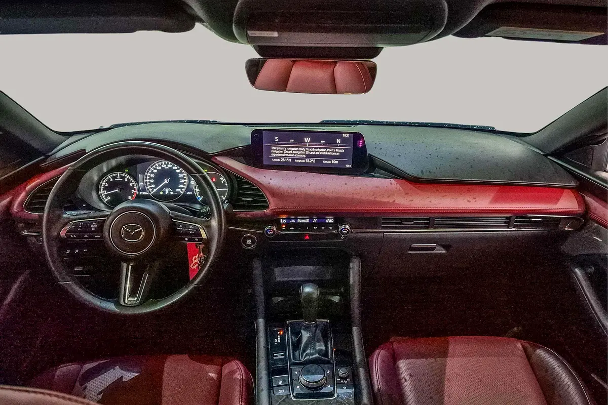 MAZDA 3 Hatchback Intense 2025 - photo 9 - Import Émirats | International Cars