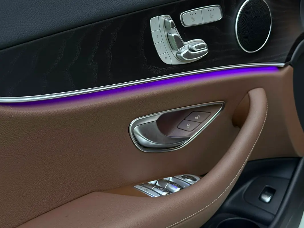 MERCEDES E-Class E 250 2023 - photo 8 - Import Émirats | International Cars