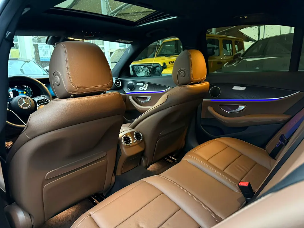 MERCEDES E-Class E 250 2023 - photo 9 - Import Émirats | International Cars