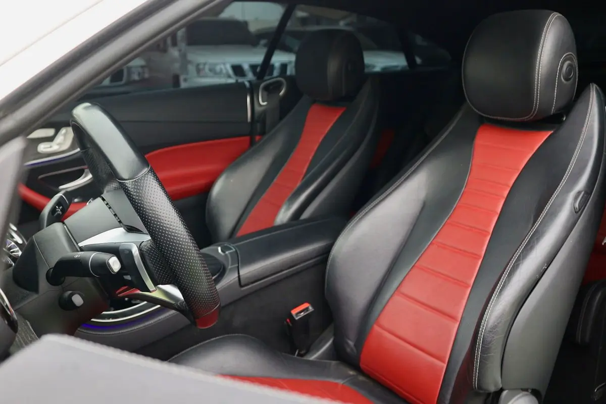 MERCEDES E-Class E 200 2021 - photo 5 - Import Émirats | International Cars