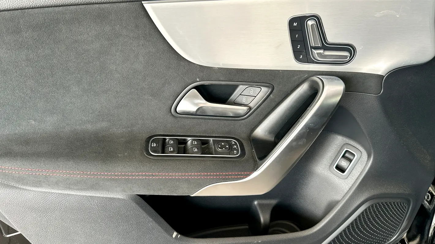 MERCEDES A-Class A 200 2025 - photo 4 - Import Émirats | International Cars