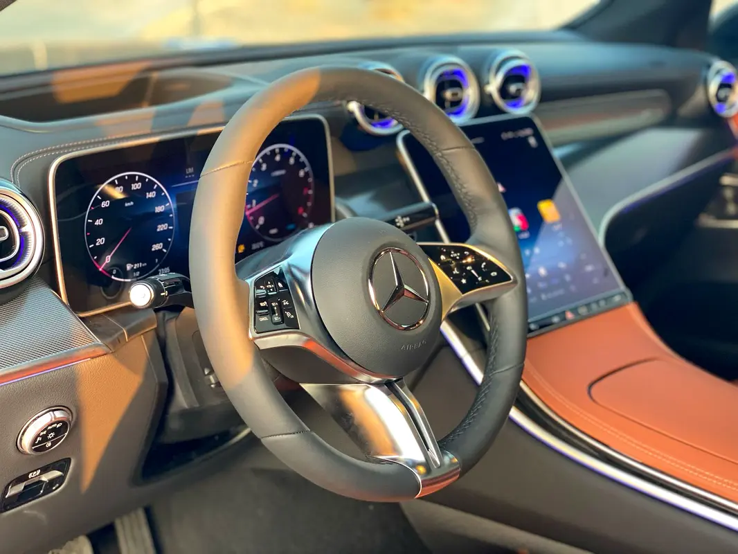 MERCEDES GLC Coupe GLC 300 2025 - photo 5 - Import Émirats | International Cars