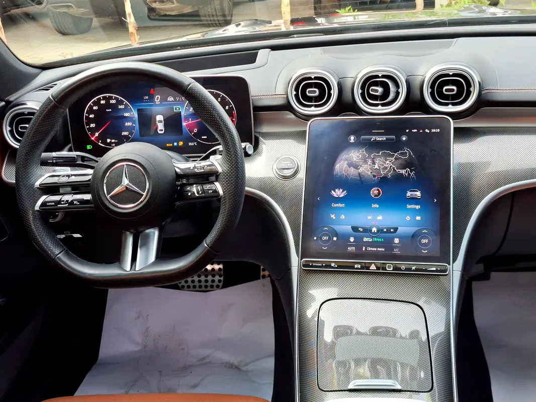 MERCEDES C-Class C300 4Matic 2023 - photo 9 - Import Émirats | International Cars