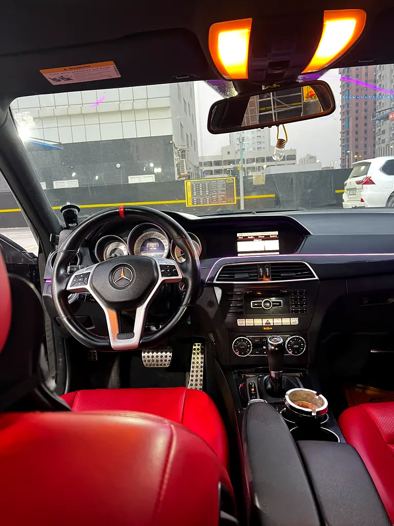 MERCEDES C-Class C300 4Matic 2013 - photo 3 - Import Émirats | International Cars