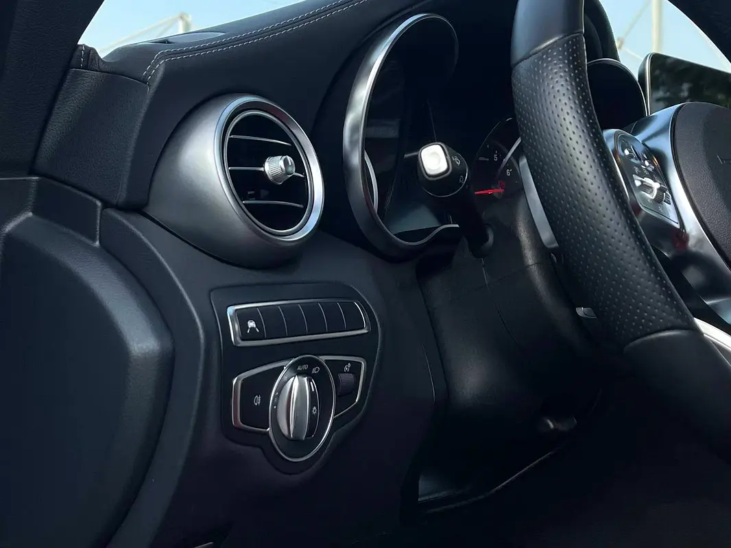 MERCEDES C-Class C200 2023 - photo 12 - Import Émirats | International Cars