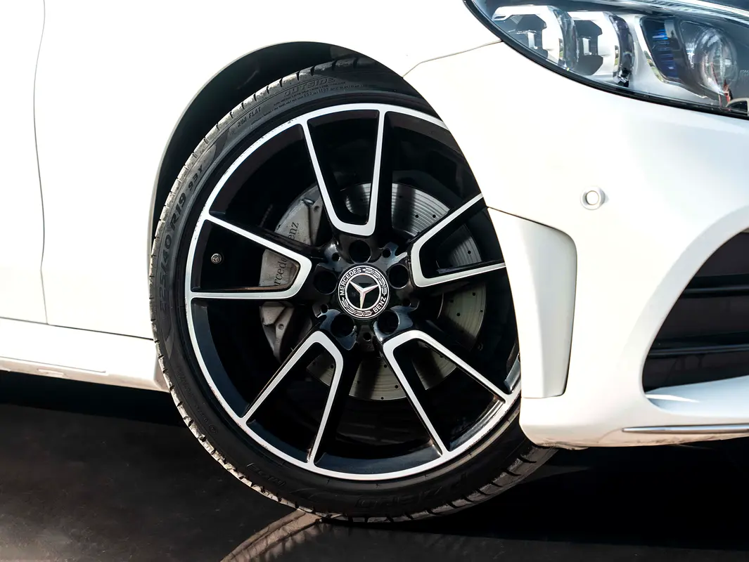 MERCEDES C-Class C200 2023 - photo 8 - Import Émirats | International Cars