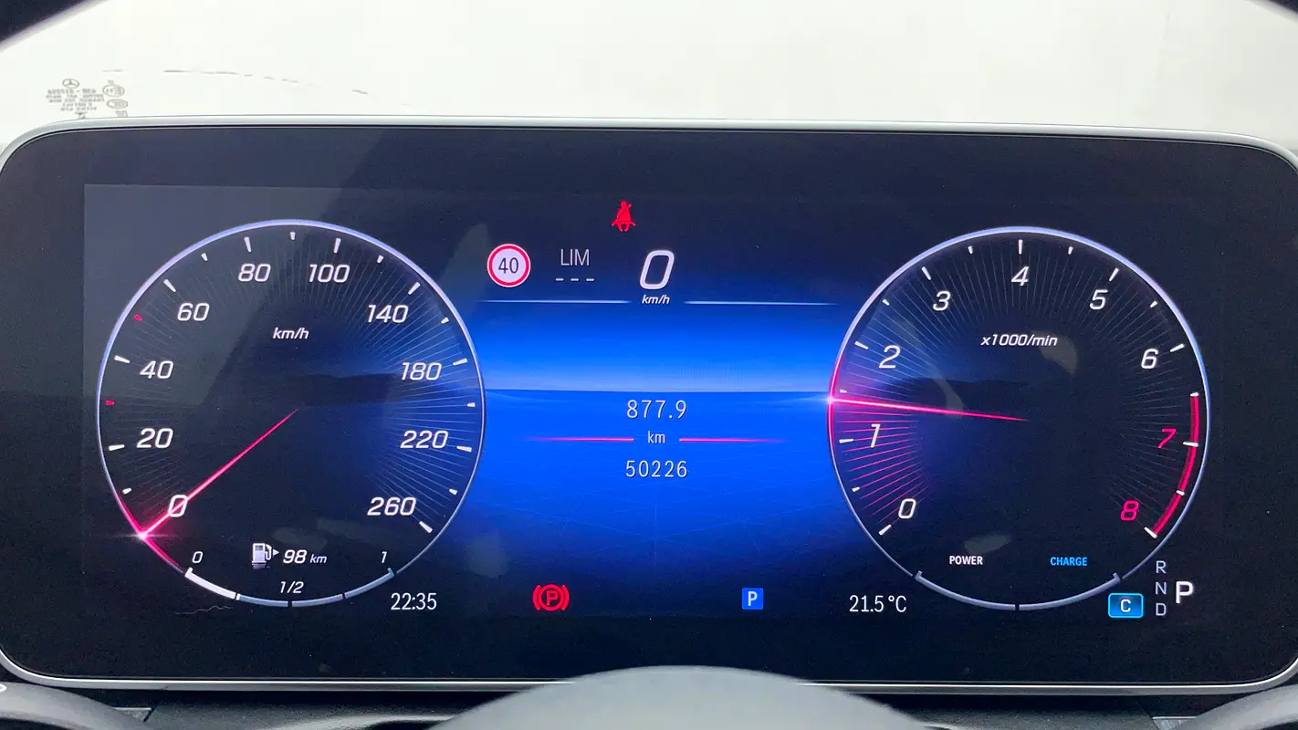 MERCEDES C-Class C200 2024 - photo 9 - Import Émirats | International Cars