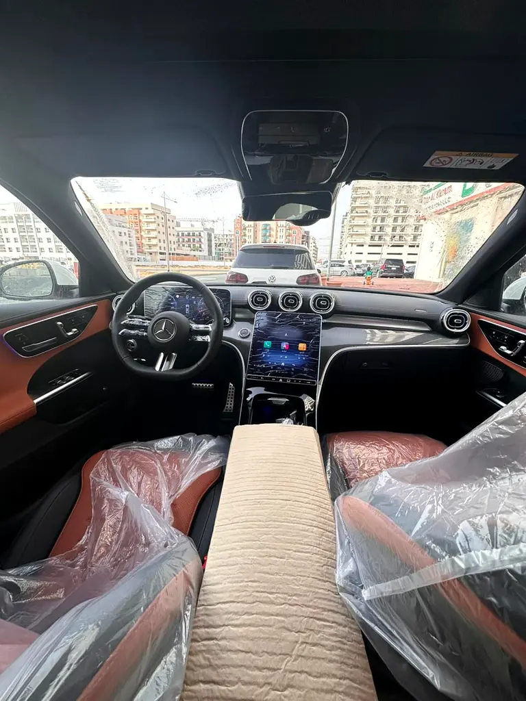 MERCEDES C-Class C200 2025 - photo 12 - Import Émirats | International Cars