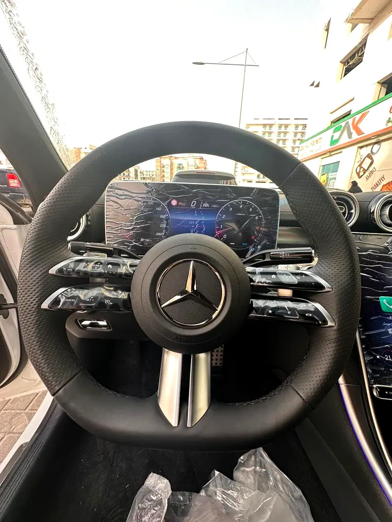 MERCEDES C-Class C200 2025 - photo 8 - Import Émirats | International Cars