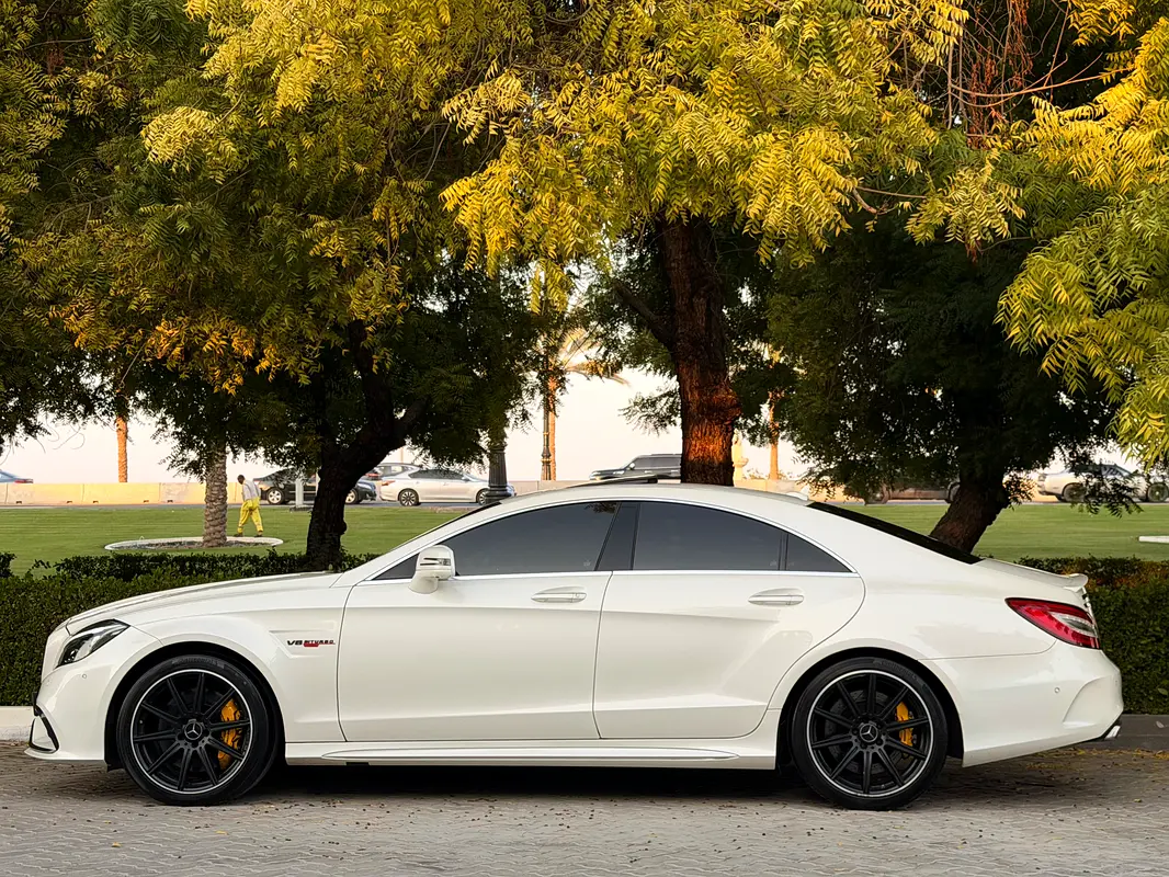 MERCEDES CLS-Class CLS 63 AMG 2016 - photo 3 - Import Émirats | International Cars