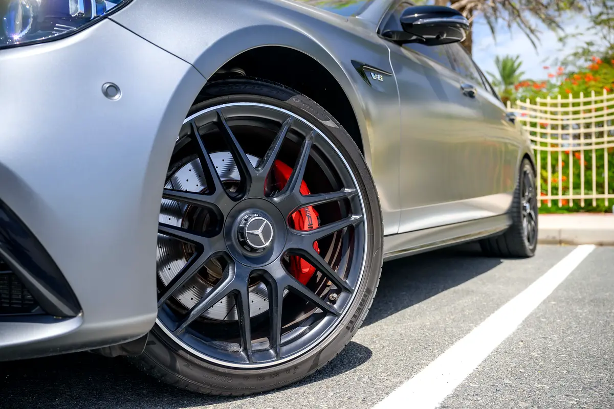 MERCEDES E-Class E 63 AMG S 2021 - photo 2 - Import Émirats | International Cars