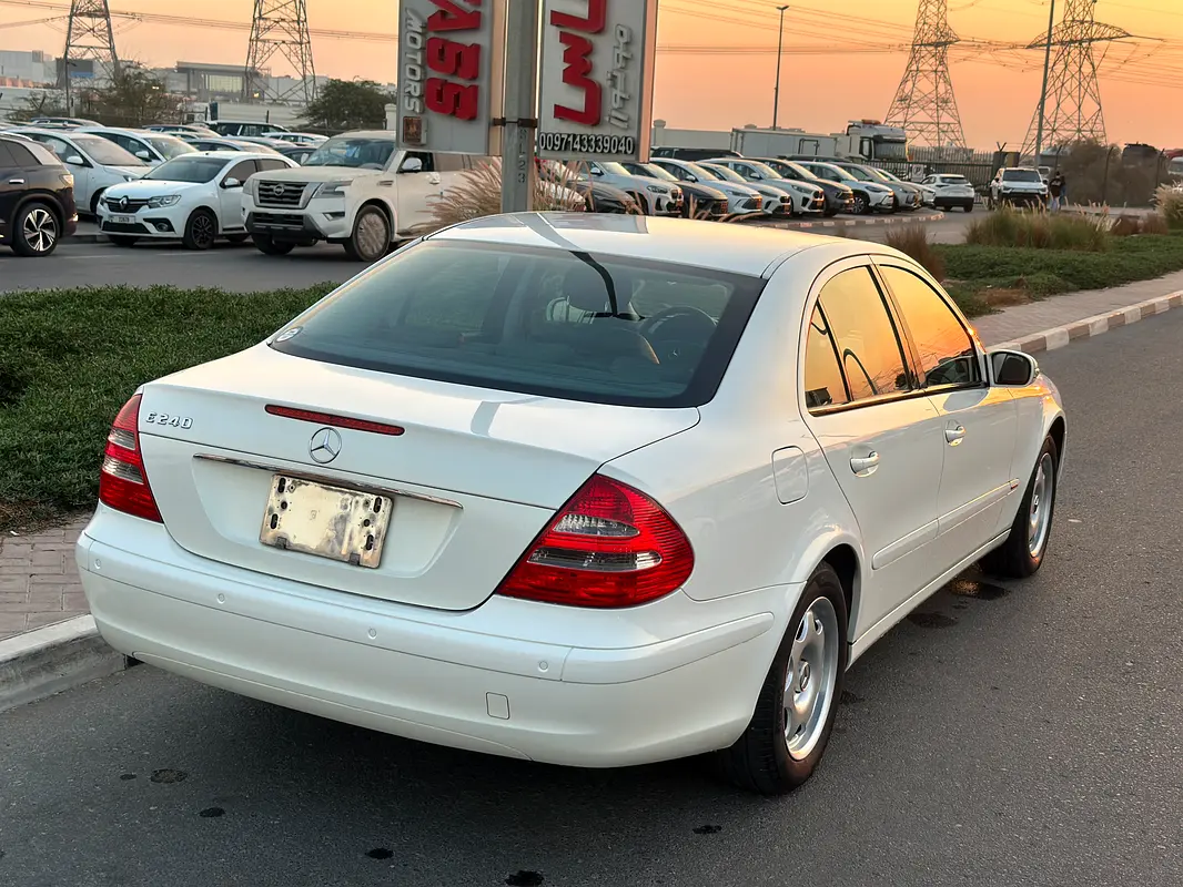 MERCEDES E-Class E 240 2005 - photo 7 - Import Émirats | International Cars