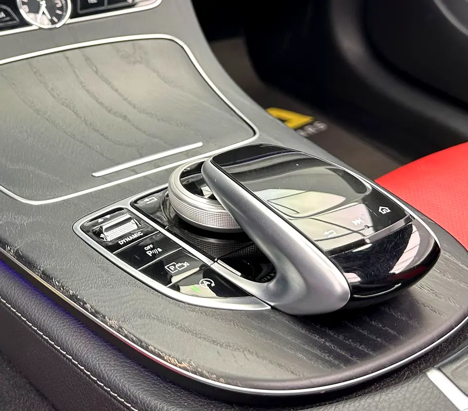 MERCEDES E-Class E 300 2019 - photo 11 - Import Émirats | International Cars