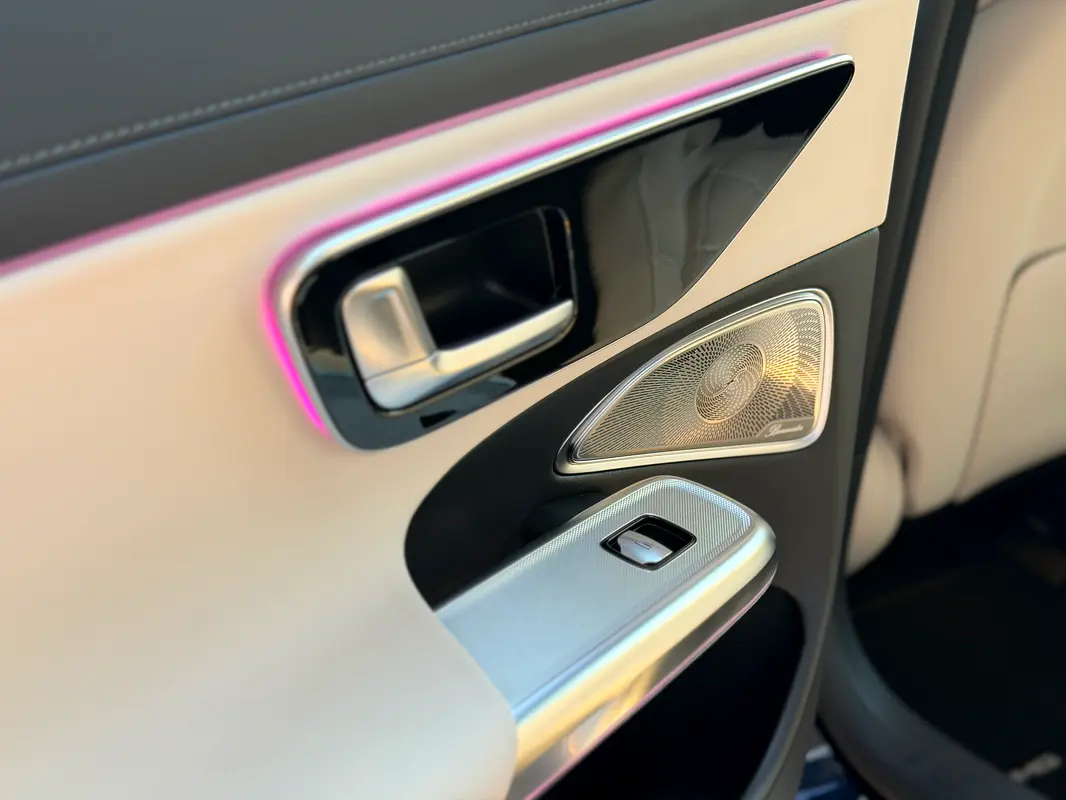 MERCEDES E-Class E 300 2025 - photo 12 - Import Émirats | International Cars