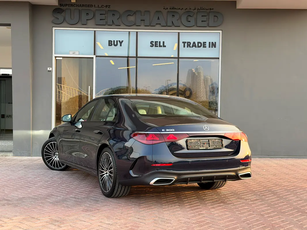 MERCEDES E-Class E 300 2025 - photo 2 - Import Émirats | International Cars