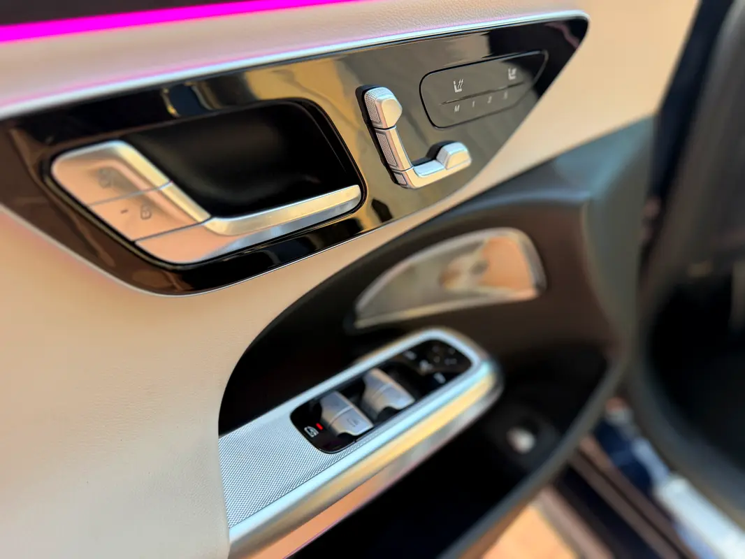 MERCEDES E-Class E 300 2025 - photo 8 - Import Émirats | International Cars