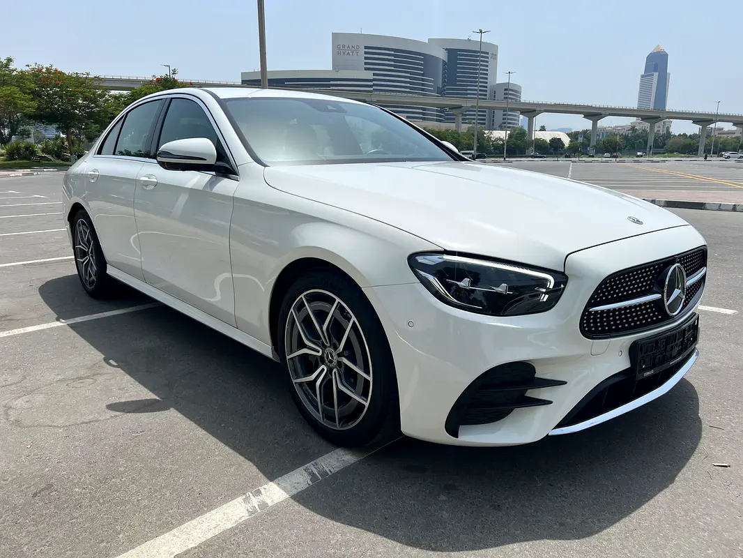 MERCEDES E-Class E 200 2023 - photo 3 - Import Émirats | International Cars