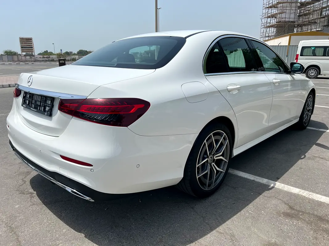 MERCEDES E-Class E 200 2023 - photo 4 - Import Émirats | International Cars