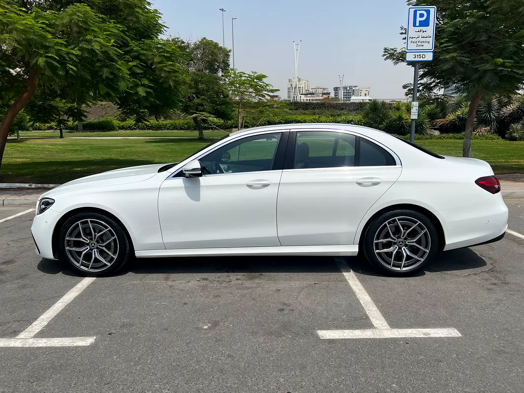 MERCEDES E-Class E 200 2023 - photo 7 - Import Émirats | International Cars