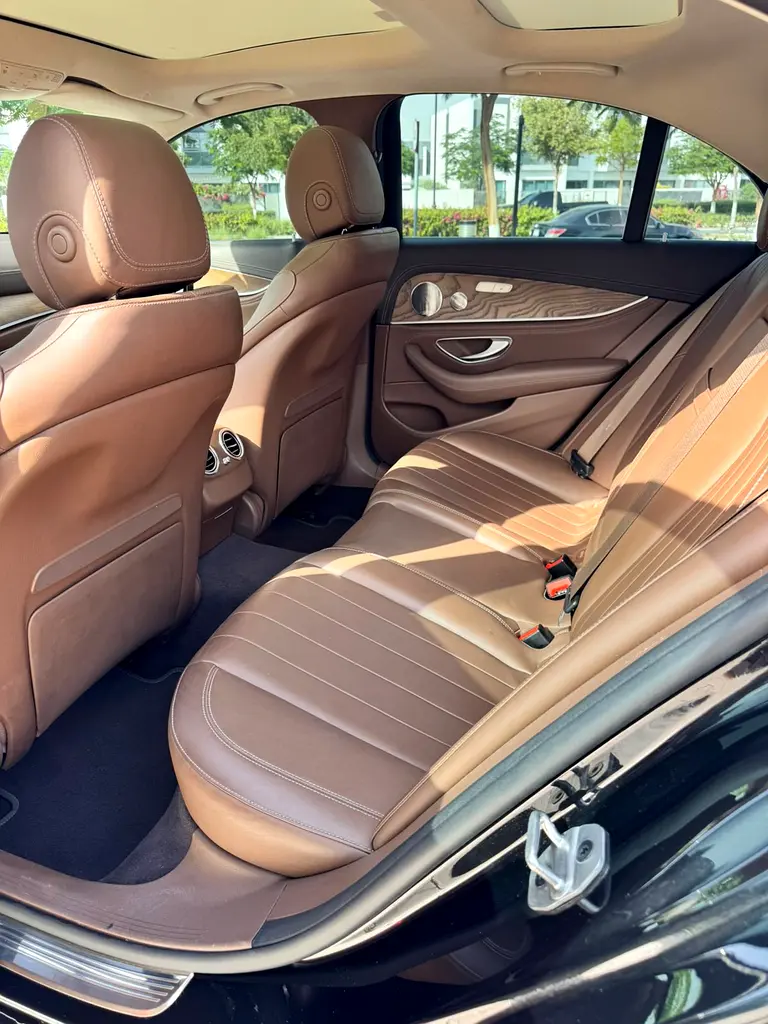 MERCEDES E-Class E 300 2019 - photo 11 - Import Émirats | International Cars