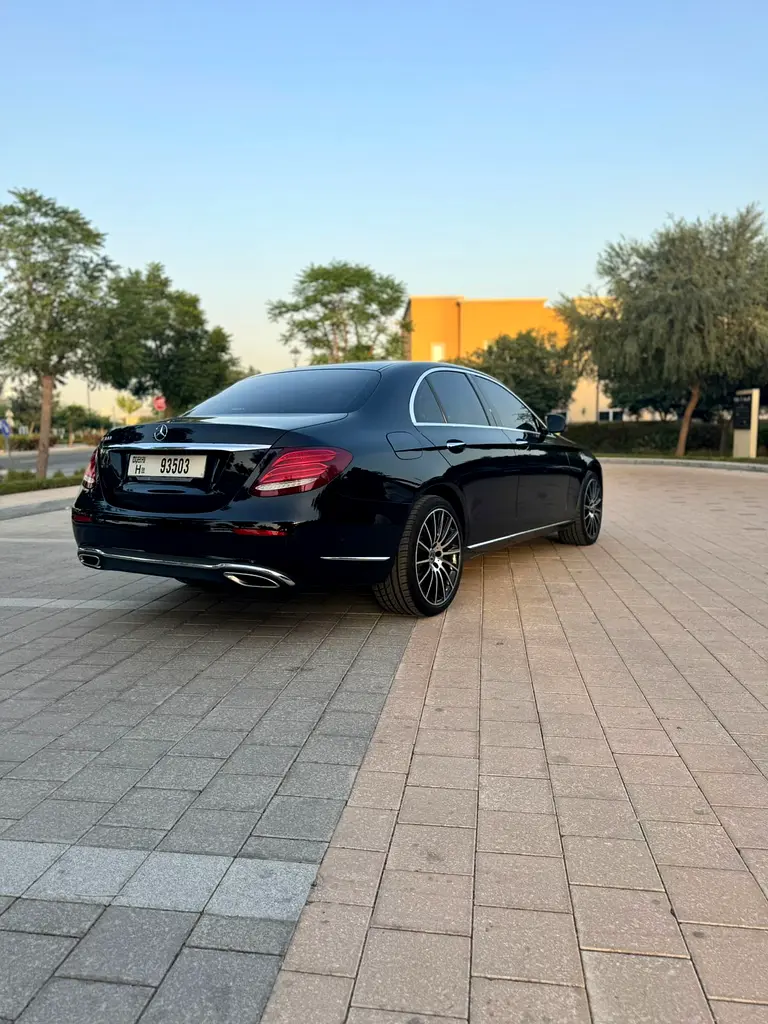 MERCEDES E-Class E 300 2019 - photo 5 - Import Émirats | International Cars