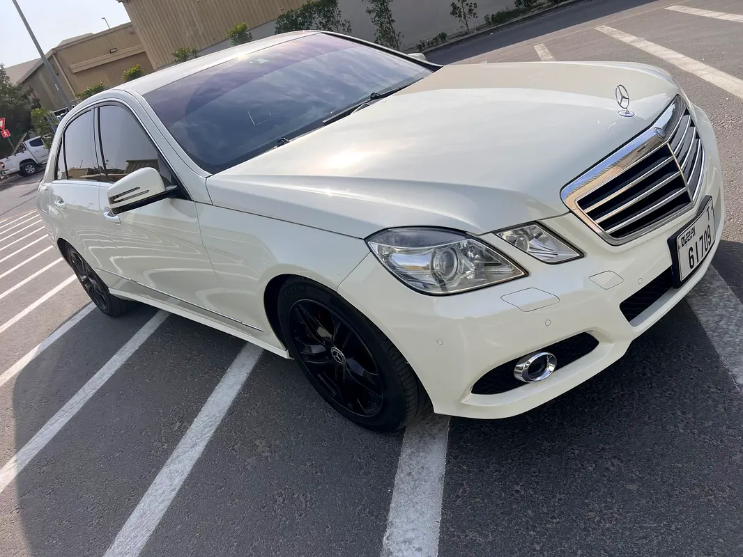 MERCEDES E-Class E 350 2010 - photo 3 - Import Émirats | International Cars
