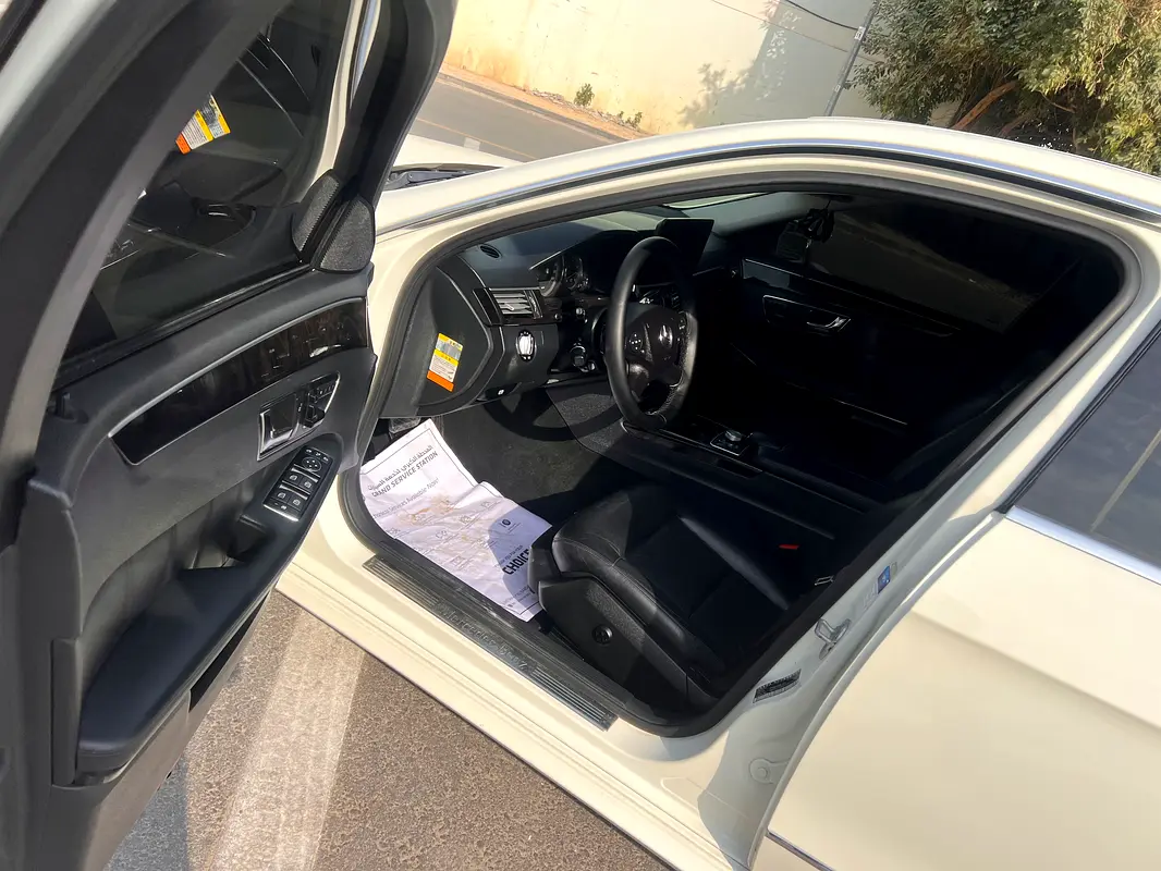 MERCEDES E-Class E 350 2010 - photo 9 - Import Émirats | International Cars