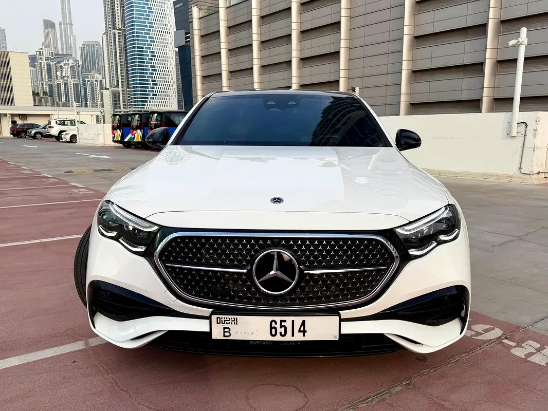 MERCEDES E-Class E 300 2024 - photo 3 - Import Émirats | International Cars