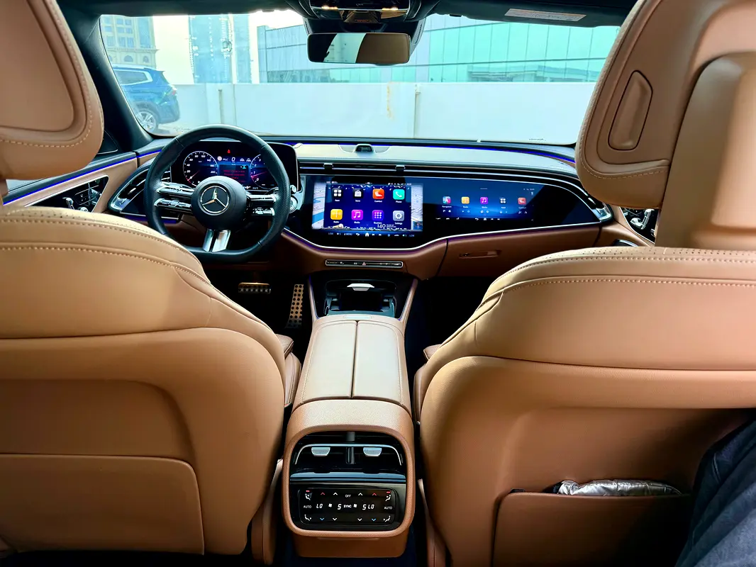 MERCEDES E-Class E 300 2024 - photo 7 - Import Émirats | International Cars