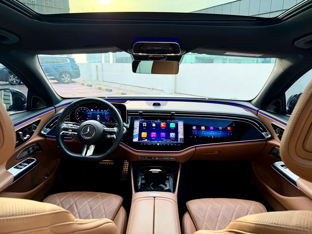 MERCEDES E-Class E 300 2024 - photo 8 - Import Émirats | International Cars