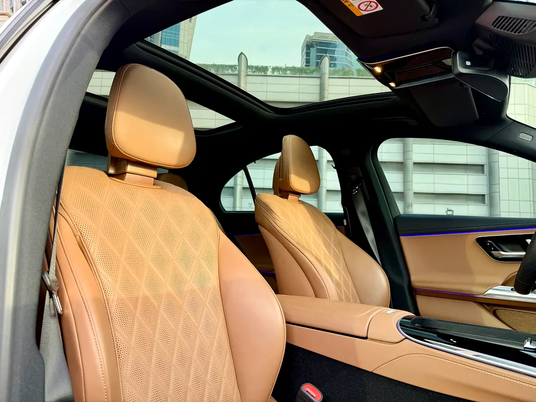 MERCEDES E-Class E 300 2024 - photo 9 - Import Émirats | International Cars