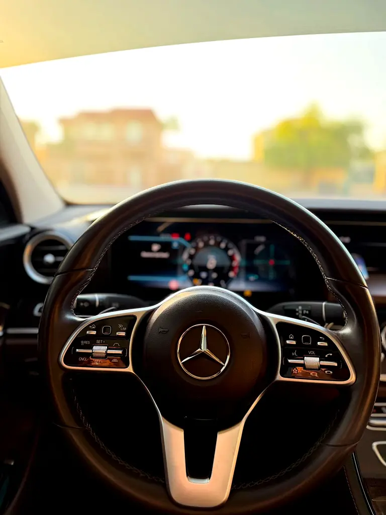 MERCEDES E-Class E 300 2019 - photo 10 - Import Émirats | International Cars
