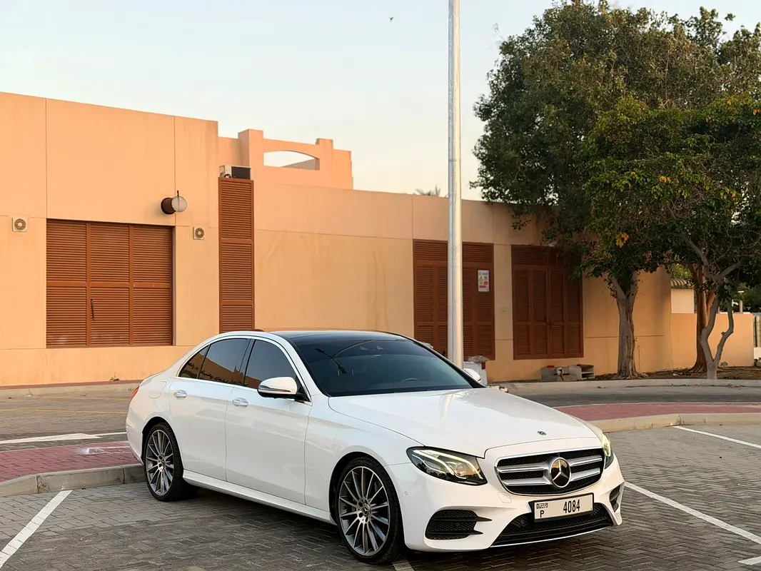 MERCEDES E-Class E 300 2019 - photo 3 - Import Émirats | International Cars