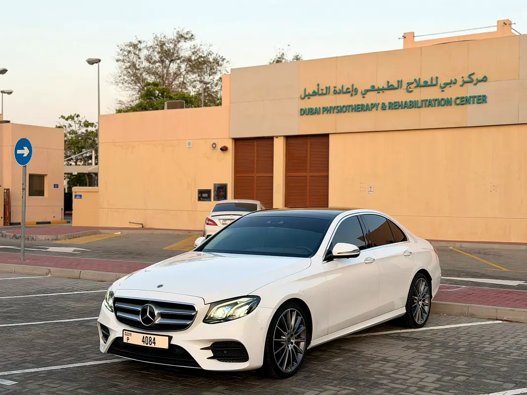MERCEDES E-Class E 300 2019 - photo 4 - Import Émirats | International Cars