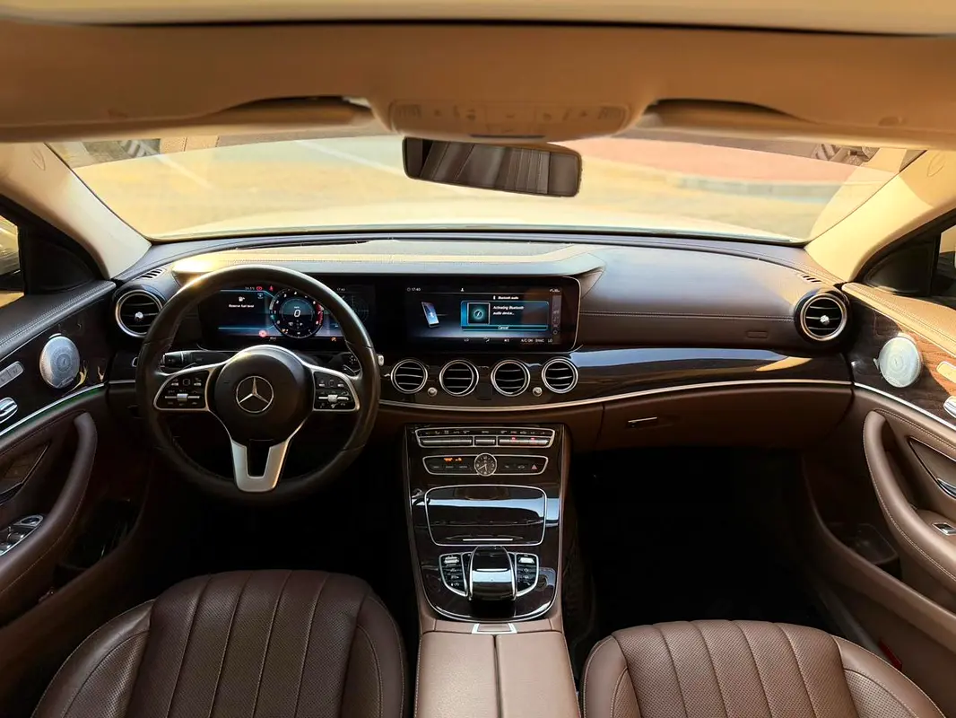 MERCEDES E-Class E 300 2019 - photo 7 - Import Émirats | International Cars